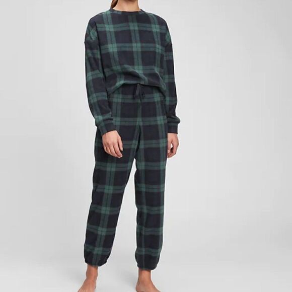 GAP Microfleece Pajama Set - Picture 2 of 7